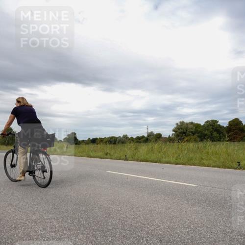 31.08.2025 - Elbe Triathlon Hamburg Michael Burmester http://msf.ph/oto/8668855 31.08.2025 12:17:21 Radfahren  meine-sportfotos.de