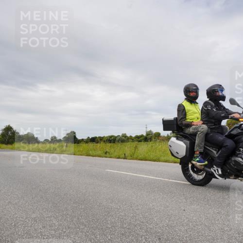 31.08.2025 - Elbe Triathlon Hamburg Michael Burmester http://msf.ph/oto/8668864 31.08.2025 12:19:34 Radfahren  meine-sportfotos.de