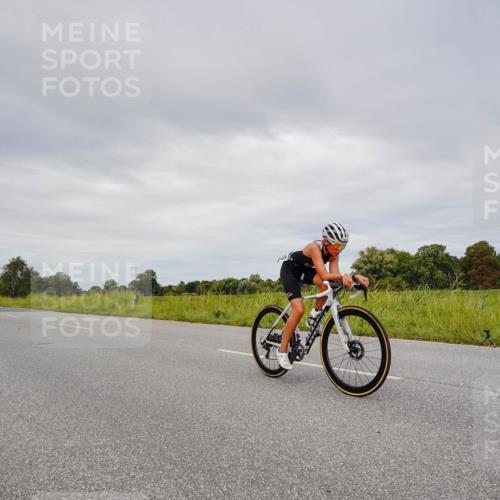 31.08.2025 - Elbe Triathlon Hamburg Michael Burmester http://msf.ph/oto/8668880 31.08.2025 12:23:06 Radfahren 1625 meine-sportfotos.de