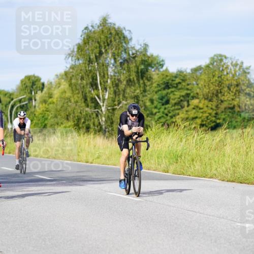 31.08.2025 - Elbe Triathlon Hamburg Michael Burmester http://msf.ph/oto/8668881 31.08.2025 09:49:31 Radfahren 365, 410, 422, 426, 430, 537, 594, 783, 892 meine-sportfotos.de