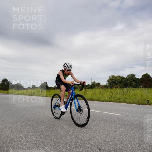 31.08.2025 - Elbe Triathlon Hamburg Michael Burmester http://msf.ph/oto/8668896 31.08.2025 12:32:08 Radfahren 1649 meine-sportfotos.de