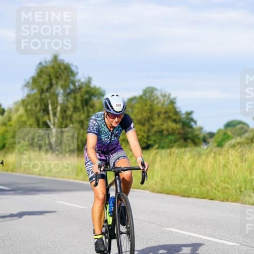 31.08.2025 - Elbe Triathlon Hamburg Michael Burmester http://msf.ph/oto/8668919 31.08.2025 09:49:38 Radfahren 410, 783, 834, 892, 914 meine-sportfotos.de