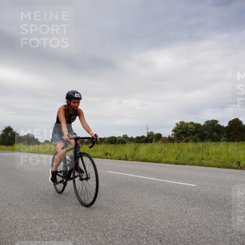31.08.2025 - Elbe Triathlon Hamburg Michael Burmester http://msf.ph/oto/8668923 31.08.2025 12:34:47 Radfahren 1658 meine-sportfotos.de