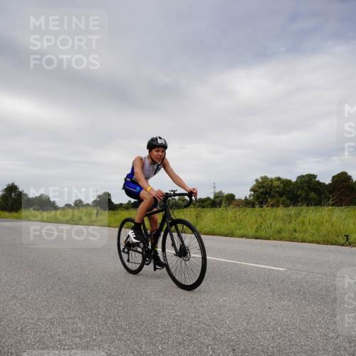 31.08.2025 - Elbe Triathlon Hamburg Michael Burmester http://msf.ph/oto/8668926 31.08.2025 12:35:28 Radfahren 1646, 1653, 1664 meine-sportfotos.de