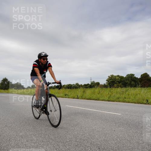 31.08.2025 - Elbe Triathlon Hamburg Michael Burmester http://msf.ph/oto/8668932 31.08.2025 12:35:58 Radfahren 1655 meine-sportfotos.de