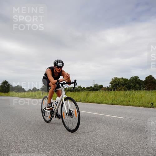 31.08.2025 - Elbe Triathlon Hamburg Michael Burmester http://msf.ph/oto/8668934 31.08.2025 12:36:02 Radfahren 1655 meine-sportfotos.de