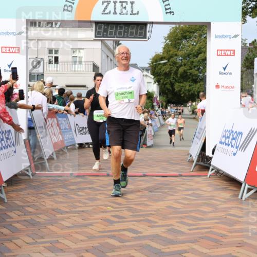 31.08.2025 - 21. Blankeneser Heldenlauf Strokosch-Dieckow http://msf.ph/oto/8668938 31.08.2025 11:13:54 Ziel 3571, 3370, 3360, 3209 meine-sportfotos.de