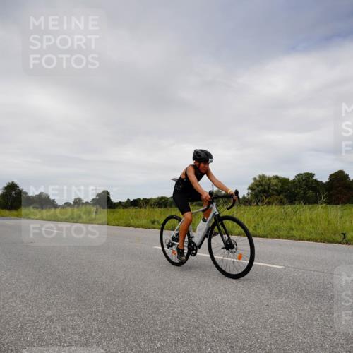 31.08.2025 - Elbe Triathlon Hamburg Michael Burmester http://msf.ph/oto/8668943 31.08.2025 12:37:34 Radfahren 1654, 1663 meine-sportfotos.de