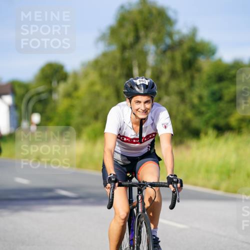 31.08.2025 - Elbe Triathlon Hamburg Michael Burmester http://msf.ph/oto/8668967 31.08.2025 09:50:06 Radfahren 638, 671, 824, 863, 871, 926 meine-sportfotos.de