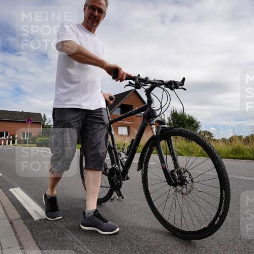 31.08.2025 - Elbe Triathlon Hamburg Michael Burmester http://msf.ph/oto/8668986 31.08.2025 13:25:23 Radfahren  meine-sportfotos.de