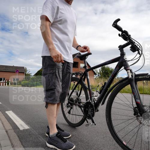 31.08.2025 - Elbe Triathlon Hamburg Michael Burmester http://msf.ph/oto/8668990 31.08.2025 13:25:27 Radfahren  meine-sportfotos.de