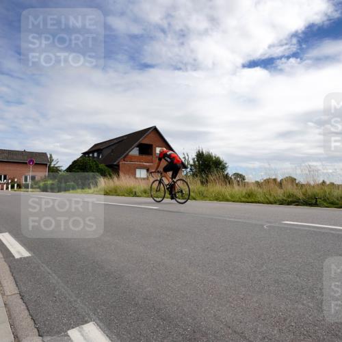 31.08.2025 - Elbe Triathlon Hamburg Michael Burmester http://msf.ph/oto/8668998 31.08.2025 13:29:55 Radfahren  meine-sportfotos.de