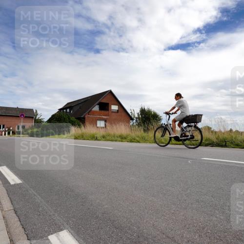 31.08.2025 - Elbe Triathlon Hamburg Michael Burmester http://msf.ph/oto/8669003 31.08.2025 13:30:36 Radfahren  meine-sportfotos.de