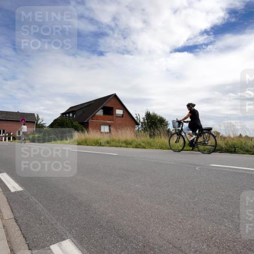 31.08.2025 - Elbe Triathlon Hamburg Michael Burmester http://msf.ph/oto/8669005 31.08.2025 13:30:40 Radfahren  meine-sportfotos.de