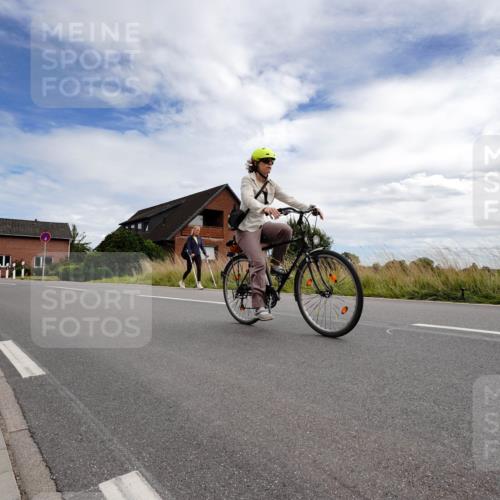 31.08.2025 - Elbe Triathlon Hamburg Michael Burmester http://msf.ph/oto/8669016 31.08.2025 13:34:01 Radfahren  meine-sportfotos.de