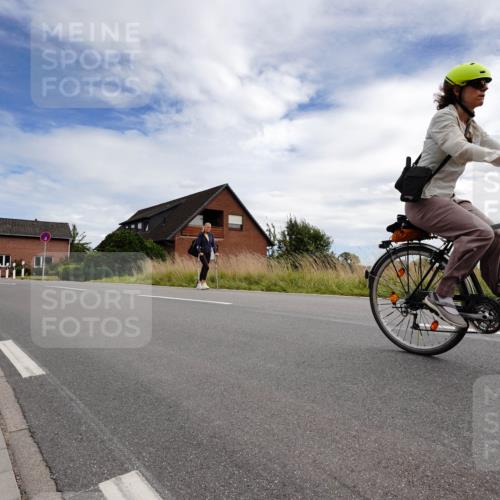 31.08.2025 - Elbe Triathlon Hamburg Michael Burmester http://msf.ph/oto/8669020 31.08.2025 13:34:02 Radfahren  meine-sportfotos.de