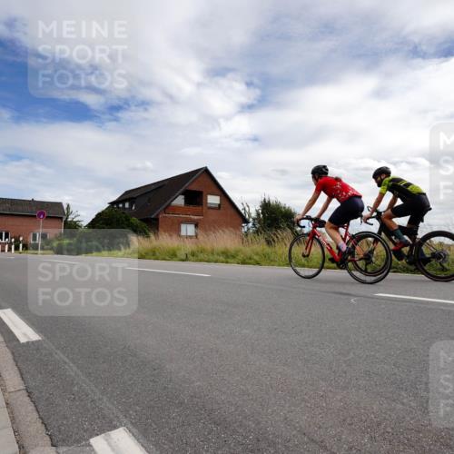 31.08.2025 - Elbe Triathlon Hamburg Michael Burmester http://msf.ph/oto/8669022 31.08.2025 13:35:14 Radfahren  meine-sportfotos.de
