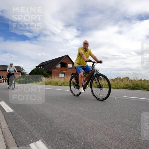 31.08.2025 - Elbe Triathlon Hamburg Michael Burmester http://msf.ph/oto/8669024 31.08.2025 13:35:51 Radfahren  meine-sportfotos.de