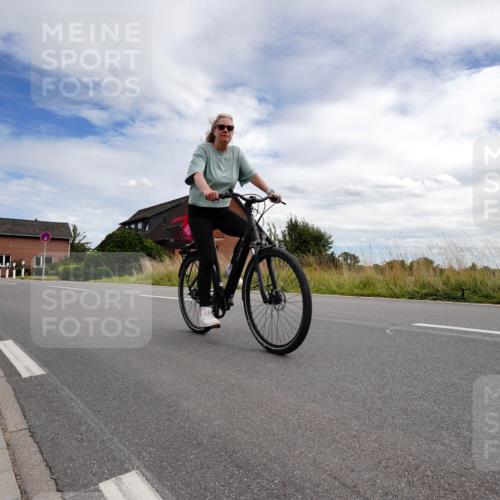 31.08.2025 - Elbe Triathlon Hamburg Michael Burmester http://msf.ph/oto/8669026 31.08.2025 13:35:52 Radfahren  meine-sportfotos.de