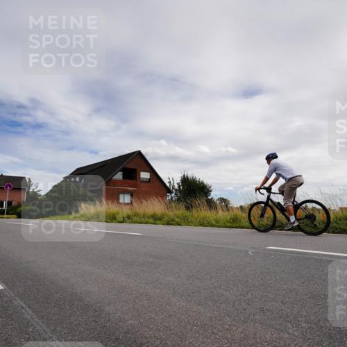 31.08.2025 - Elbe Triathlon Hamburg Michael Burmester http://msf.ph/oto/8669038 31.08.2025 13:39:36 Radfahren  meine-sportfotos.de