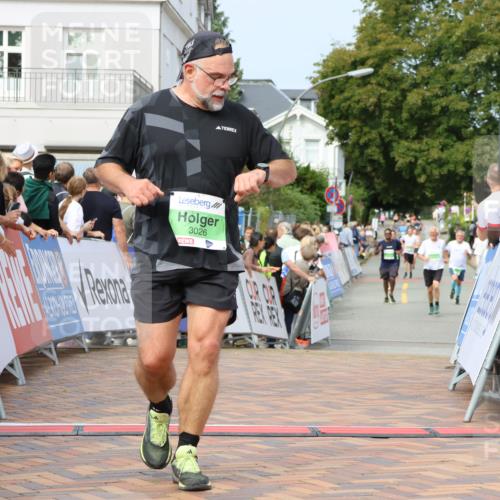 31.08.2025 - 21. Blankeneser Heldenlauf Strokosch-Dieckow http://msf.ph/oto/8669042 31.08.2025 11:13:44 Ziel 3127, 3126, 3026 meine-sportfotos.de
