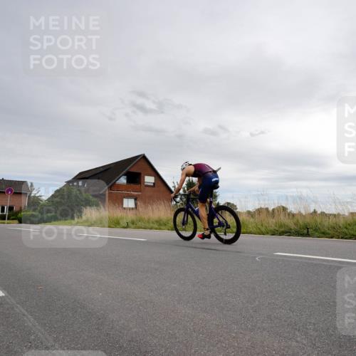 31.08.2025 - Elbe Triathlon Hamburg Michael Burmester http://msf.ph/oto/8669051 31.08.2025 14:05:29 Radfahren 159, 160 meine-sportfotos.de
