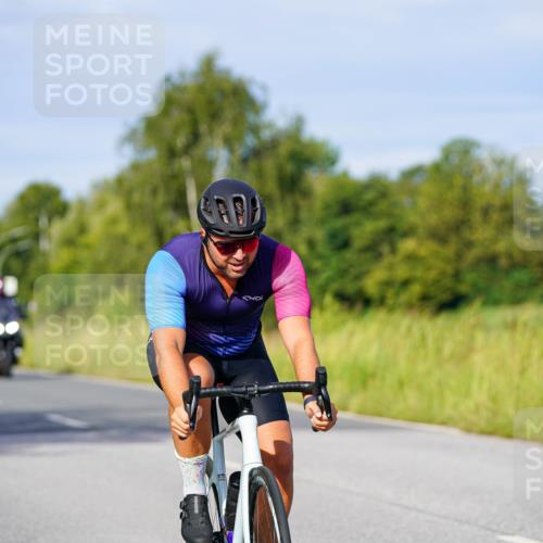 31.08.2025 - Elbe Triathlon Hamburg Michael Burmester http://msf.ph/oto/8669058 31.08.2025 09:50:36 Radfahren 250, 502, 612, 728, 766 meine-sportfotos.de