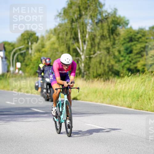 31.08.2025 - Elbe Triathlon Hamburg Michael Burmester http://msf.ph/oto/8669060 31.08.2025 09:50:38 Radfahren 250, 612, 728, 766, 907 meine-sportfotos.de