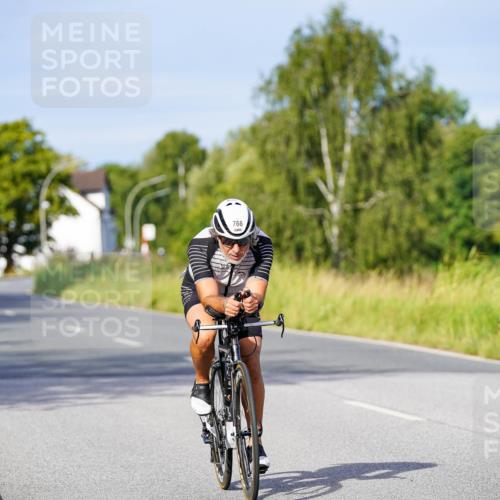 31.08.2025 - Elbe Triathlon Hamburg Michael Burmester http://msf.ph/oto/8669069 31.08.2025 09:50:39 Radfahren 250, 612, 728, 766, 907 meine-sportfotos.de