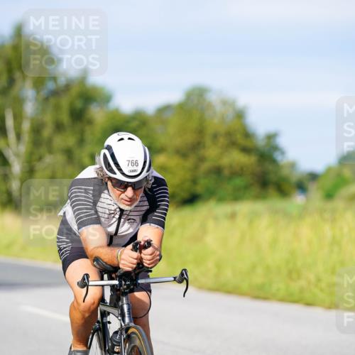 31.08.2025 - Elbe Triathlon Hamburg Michael Burmester http://msf.ph/oto/8669072 31.08.2025 09:50:40 Radfahren 250, 728, 766, 907 meine-sportfotos.de