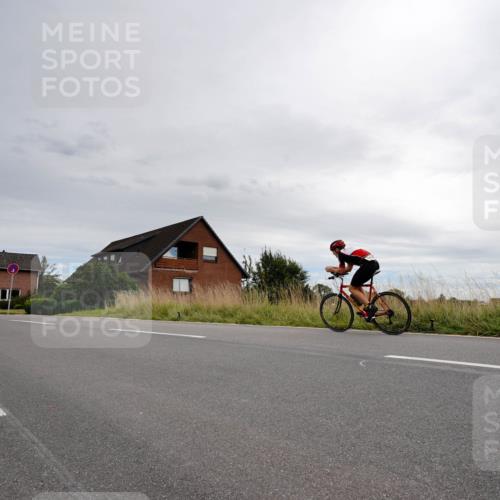 31.08.2025 - Elbe Triathlon Hamburg Michael Burmester http://msf.ph/oto/8669084 31.08.2025 14:08:02 Radfahren  meine-sportfotos.de