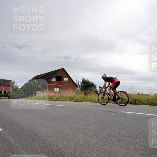 31.08.2025 - Elbe Triathlon Hamburg Michael Burmester http://msf.ph/oto/8669087 31.08.2025 14:08:07 Radfahren  meine-sportfotos.de