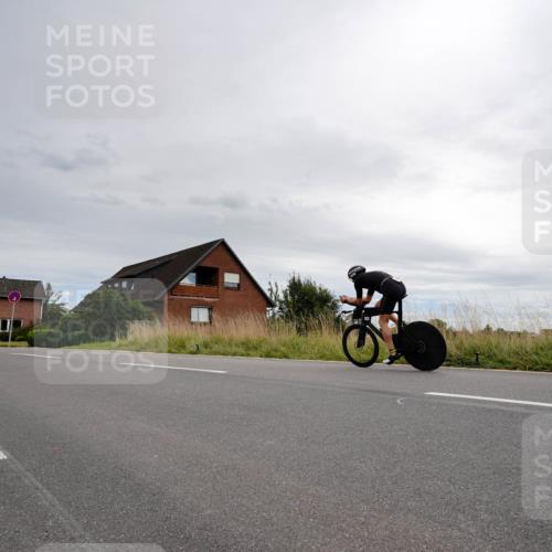 31.08.2025 - Elbe Triathlon Hamburg Michael Burmester http://msf.ph/oto/8669088 31.08.2025 14:08:12 Radfahren  meine-sportfotos.de