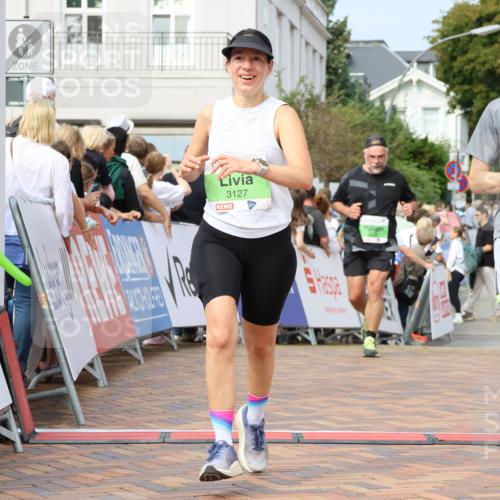 31.08.2025 - 21. Blankeneser Heldenlauf Strokosch-Dieckow http://msf.ph/oto/8669090 31.08.2025 11:13:40 Ziel 3127, 3126, 3026 meine-sportfotos.de