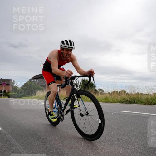 31.08.2025 - Elbe Triathlon Hamburg Michael Burmester http://msf.ph/oto/8669092 31.08.2025 14:08:21 Radfahren  meine-sportfotos.de