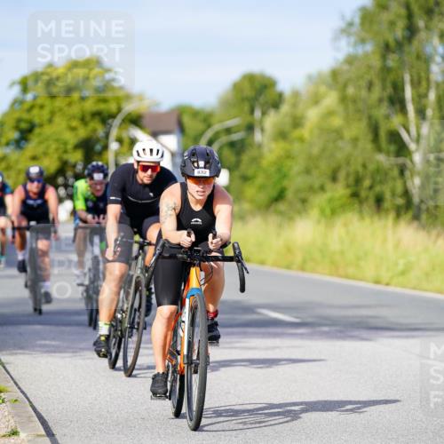 31.08.2025 - Elbe Triathlon Hamburg Michael Burmester http://msf.ph/oto/8669093 31.08.2025 09:50:47 Radfahren 397, 470, 689, 730, 735, 832, 861, 907, 918 meine-sportfotos.de