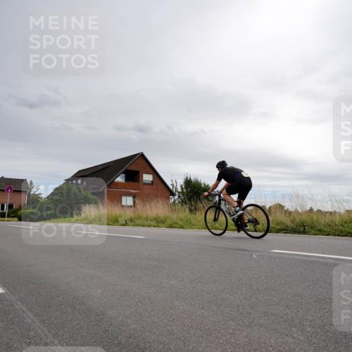 31.08.2025 - Elbe Triathlon Hamburg Michael Burmester http://msf.ph/oto/8669097 31.08.2025 14:08:26 Radfahren  meine-sportfotos.de