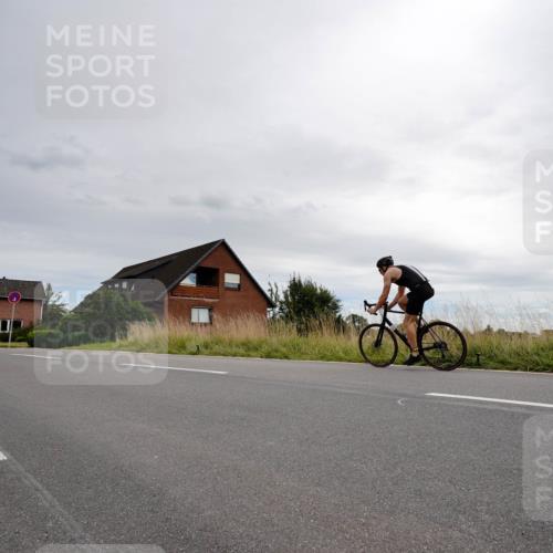 31.08.2025 - Elbe Triathlon Hamburg Michael Burmester http://msf.ph/oto/8669103 31.08.2025 14:08:40 Radfahren 122 meine-sportfotos.de