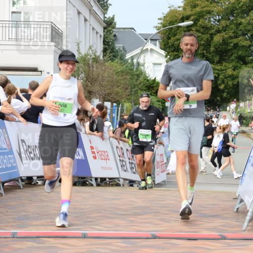 31.08.2025 - 21. Blankeneser Heldenlauf Strokosch-Dieckow http://msf.ph/oto/8669121 31.08.2025 11:13:39 Ziel 3127, 3126, 3125, 3026 meine-sportfotos.de