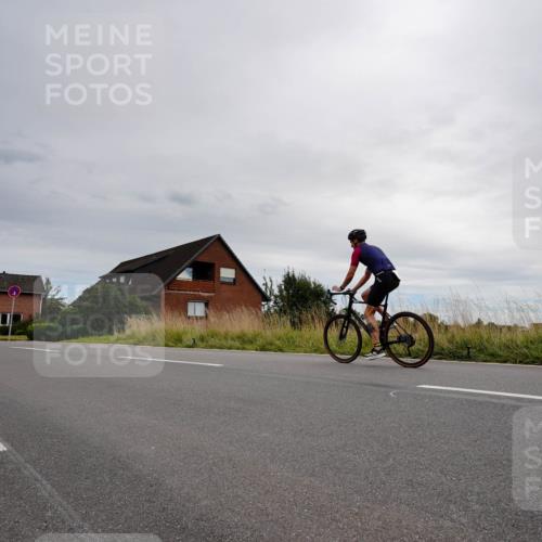31.08.2025 - Elbe Triathlon Hamburg Michael Burmester http://msf.ph/oto/8669125 31.08.2025 14:09:22 Radfahren  meine-sportfotos.de
