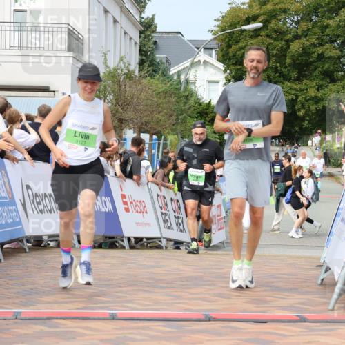 31.08.2025 - 21. Blankeneser Heldenlauf Strokosch-Dieckow http://msf.ph/oto/8669139 31.08.2025 11:13:39 Ziel 3127, 3126, 3125, 3026 meine-sportfotos.de