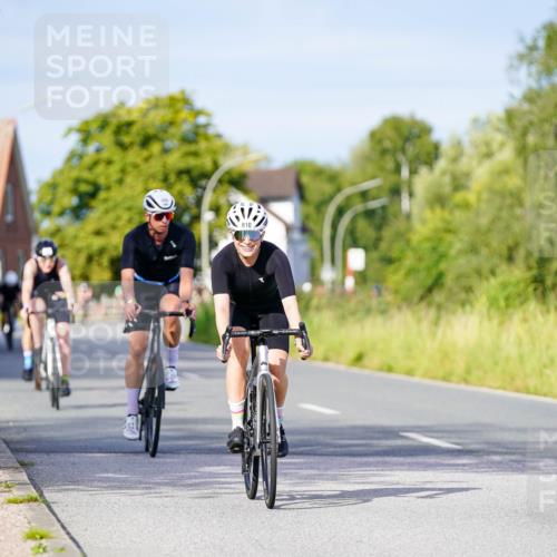 31.08.2025 - Elbe Triathlon Hamburg Michael Burmester http://msf.ph/oto/8669178 31.08.2025 09:51:22 Radfahren 447, 456, 796, 810 meine-sportfotos.de