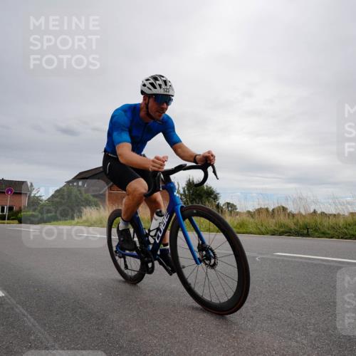 31.08.2025 - Elbe Triathlon Hamburg Michael Burmester http://msf.ph/oto/8669188 31.08.2025 14:11:19 Radfahren 123 meine-sportfotos.de
