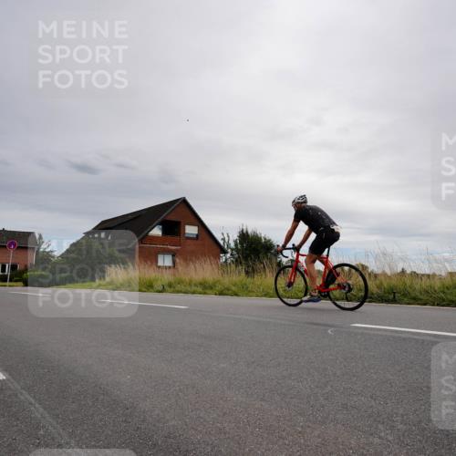 31.08.2025 - Elbe Triathlon Hamburg Michael Burmester http://msf.ph/oto/8669191 31.08.2025 14:11:23 Radfahren 129 meine-sportfotos.de