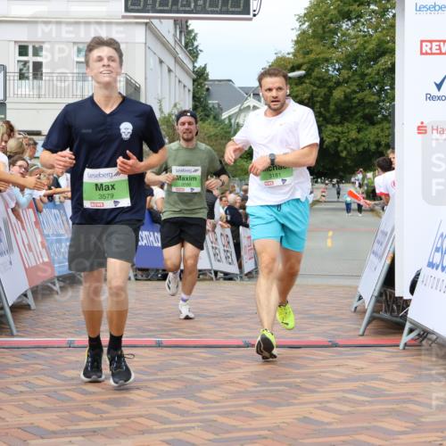 31.08.2025 - 21. Blankeneser Heldenlauf Strokosch-Dieckow http://msf.ph/oto/8669237 31.08.2025 10:55:26 Ziel 3579, 3590, 3181 meine-sportfotos.de