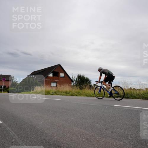 31.08.2025 - Elbe Triathlon Hamburg Michael Burmester http://msf.ph/oto/8669245 31.08.2025 14:12:43 Radfahren 137, 140 meine-sportfotos.de
