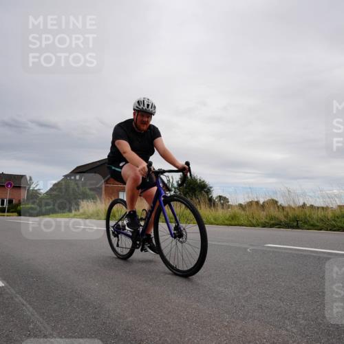 31.08.2025 - Elbe Triathlon Hamburg Michael Burmester http://msf.ph/oto/8669272 31.08.2025 14:13:25 Radfahren 151 meine-sportfotos.de