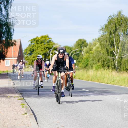 31.08.2025 - Elbe Triathlon Hamburg Michael Burmester http://msf.ph/oto/8669285 31.08.2025 09:51:55 Radfahren 390, 651, 761, 799, 817 meine-sportfotos.de