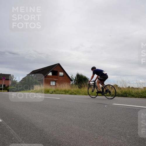 31.08.2025 - Elbe Triathlon Hamburg Michael Burmester http://msf.ph/oto/8669289 31.08.2025 14:14:04 Radfahren 142, 154 meine-sportfotos.de