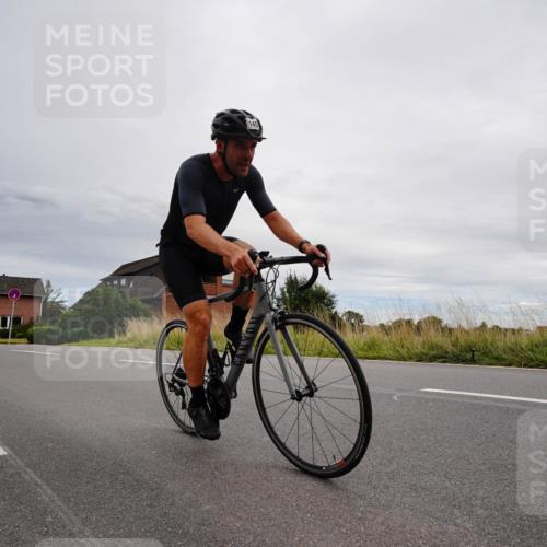 31.08.2025 - Elbe Triathlon Hamburg Michael Burmester http://msf.ph/oto/8669305 31.08.2025 14:14:29 Radfahren  meine-sportfotos.de